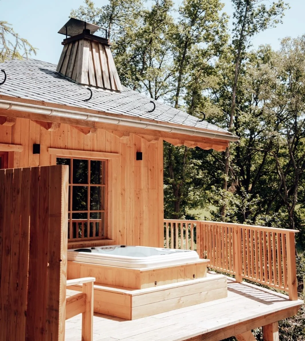 Woodpecker Lodge exterior